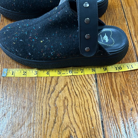 Rocket Dog Adore style felted speckled wool clogs.  Size 9.5. - Picture 11 of 13